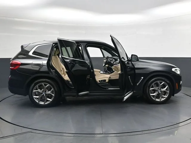 Used 2021 Black BMW sDrive30i image 41