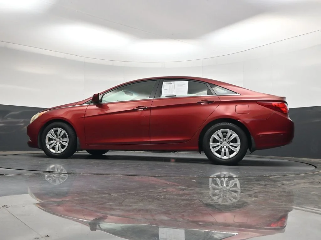 Used 2011 Red Hyundai GLS image 44