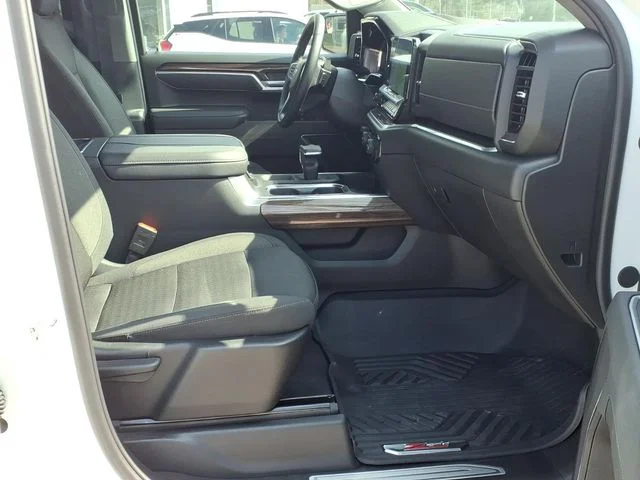 Used 2025 White Chevrolet RST image 6