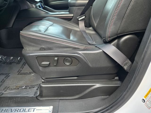Used 2022 White Chevrolet RST image 16