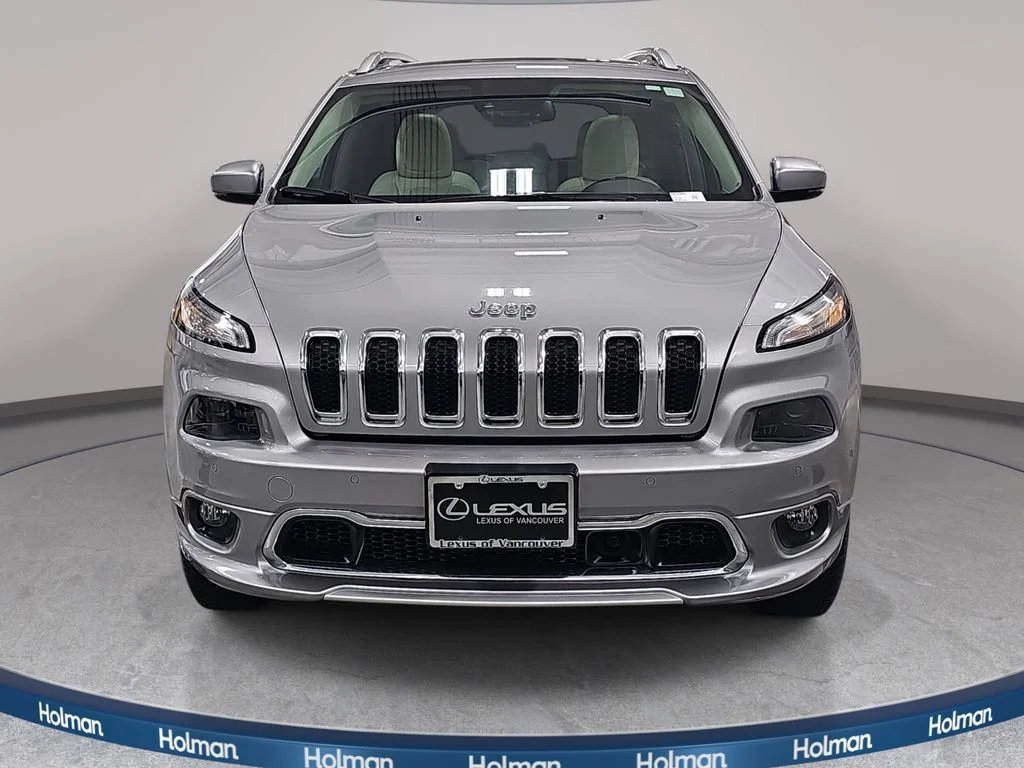 Used 2017 Silver Jeep Overland image 3