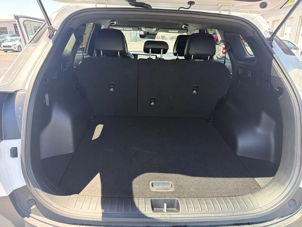 Used 2024 White Kia X-Line image 24