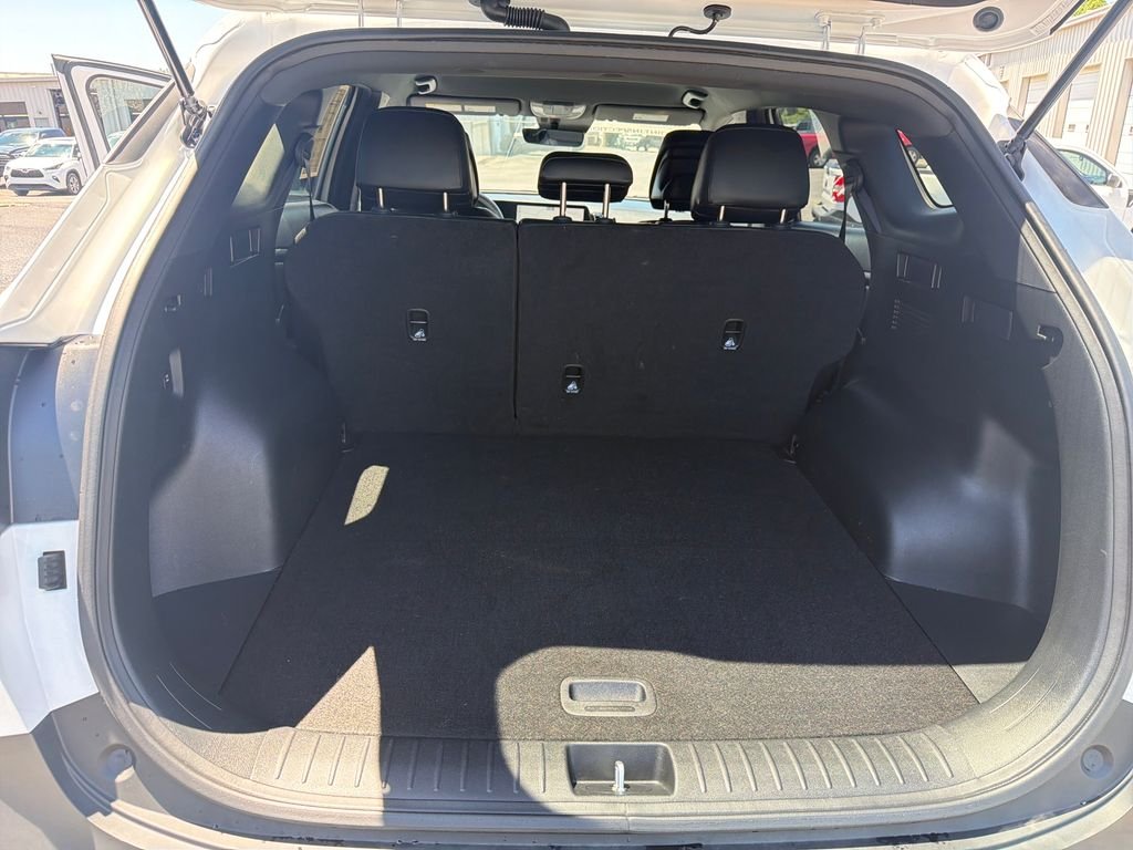 Used 2024 White Kia X-Line image 24