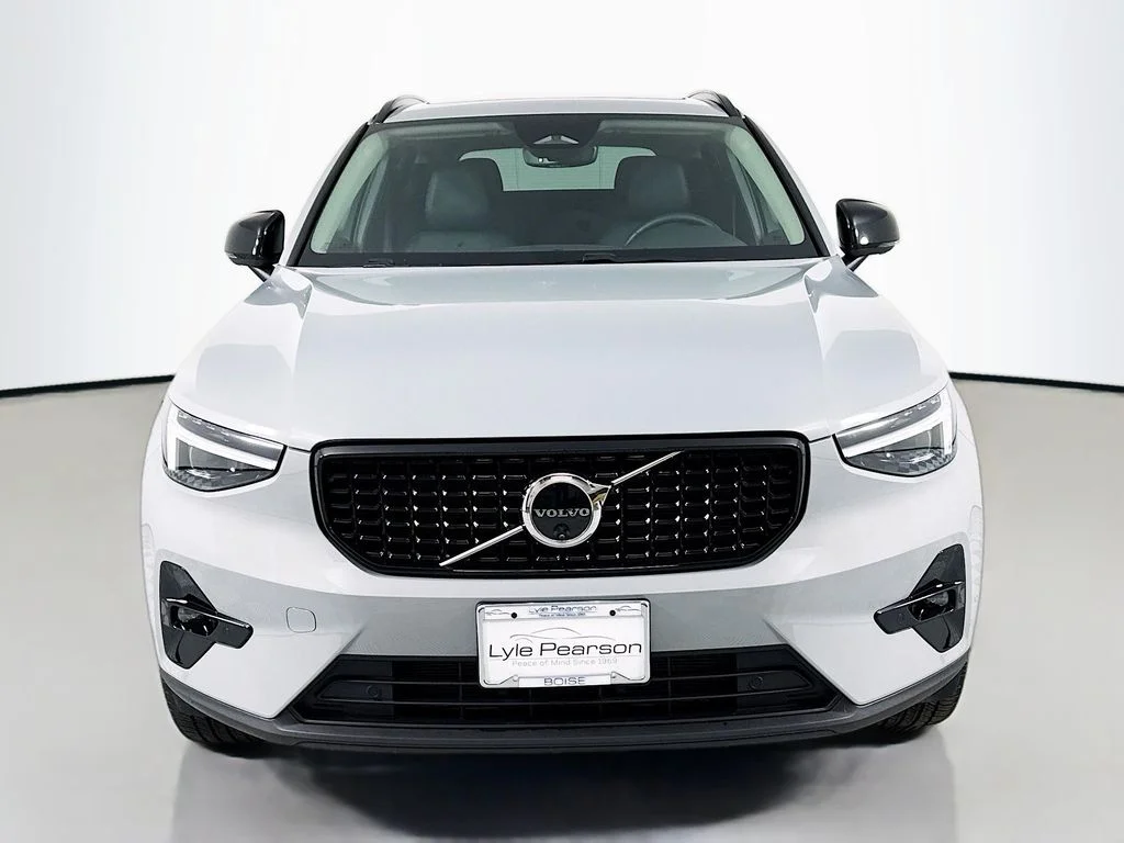 2026 Volvo XC40 Plus - Photo 6