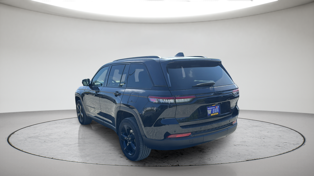 Used 2023 Black Jeep Altitude X image 6