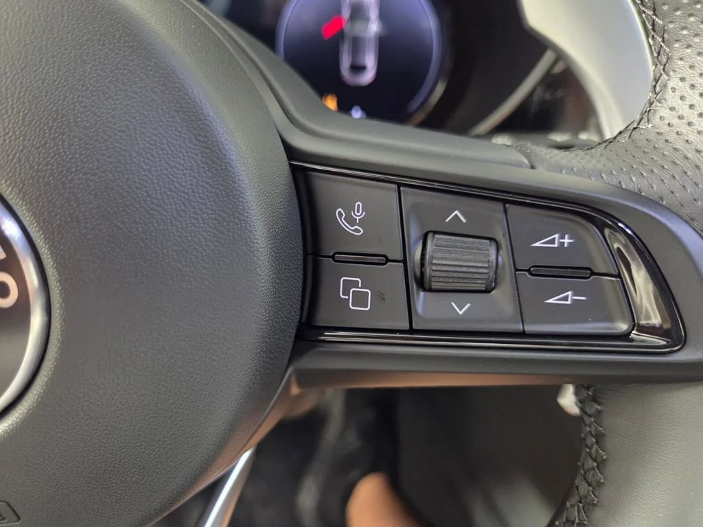 2025 Alfa Romeo Giulia Base - Photo 15