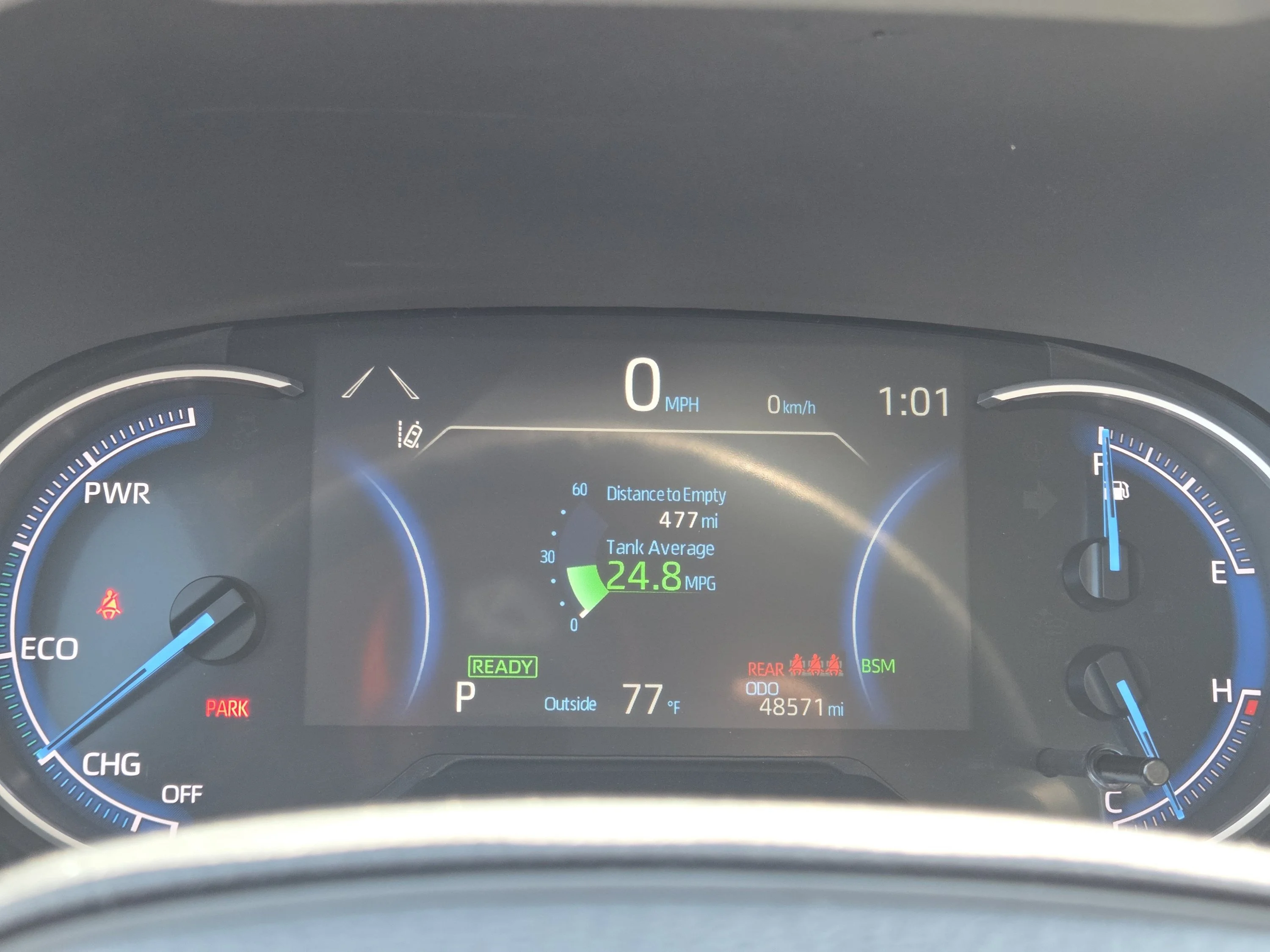 Used 2025 Silver Sky Metallic Toyota XLE image 33