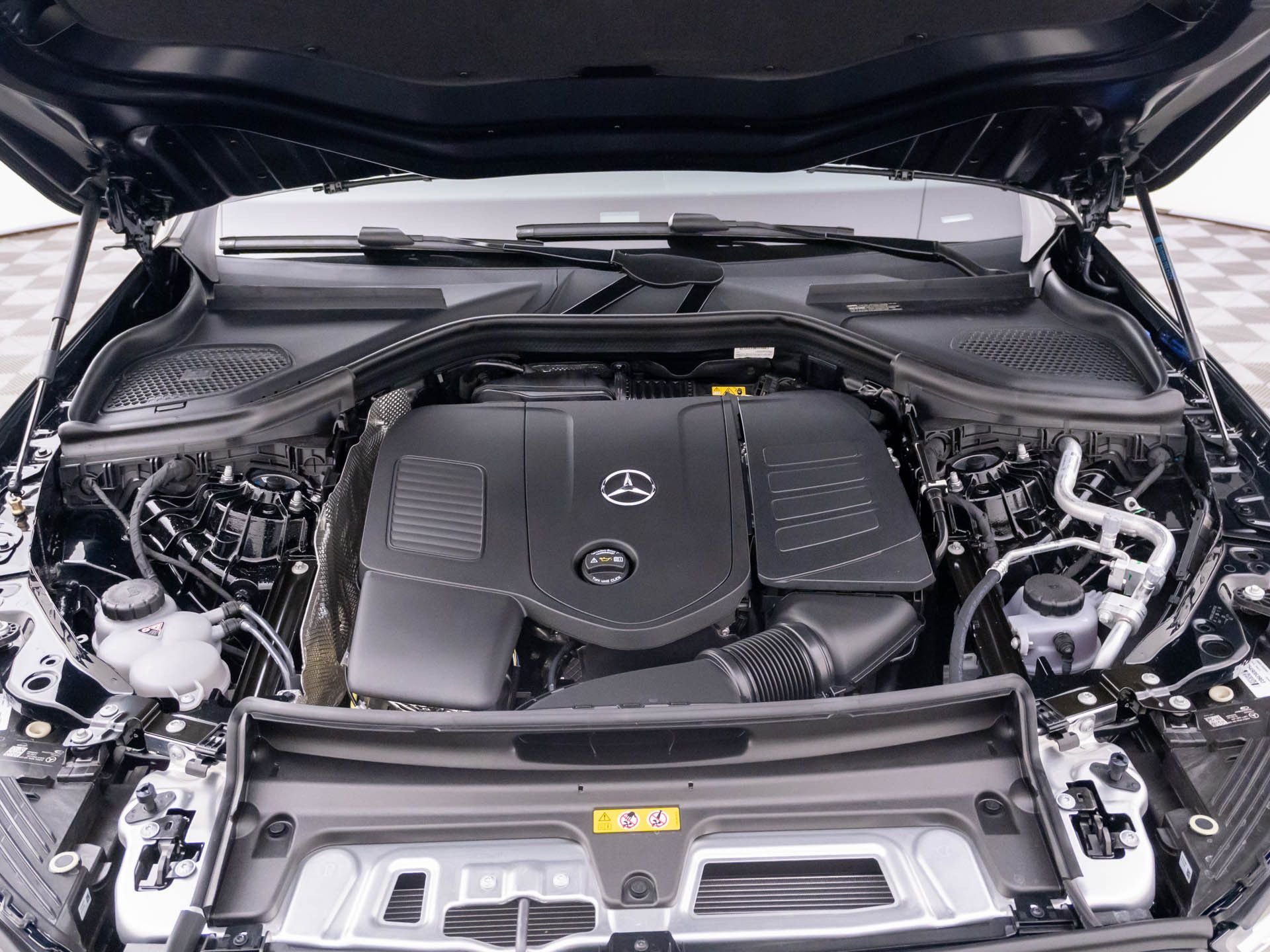 New 2026 Black Mercedes-Benz GLC 300 image 35