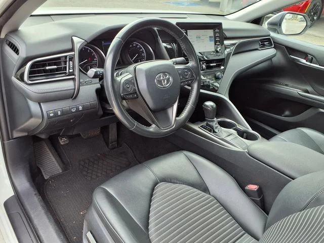 Used 2022 White Toyota SE image 4
