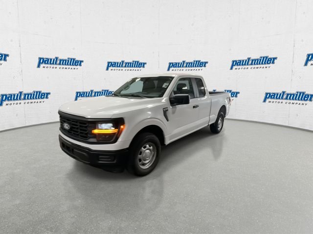 Used 2025 White Ford XL image 5