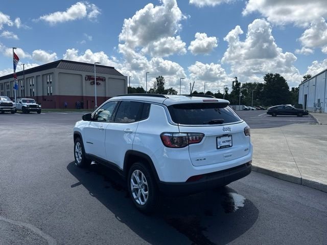 Used 2024 White Jeep Latitude image 7