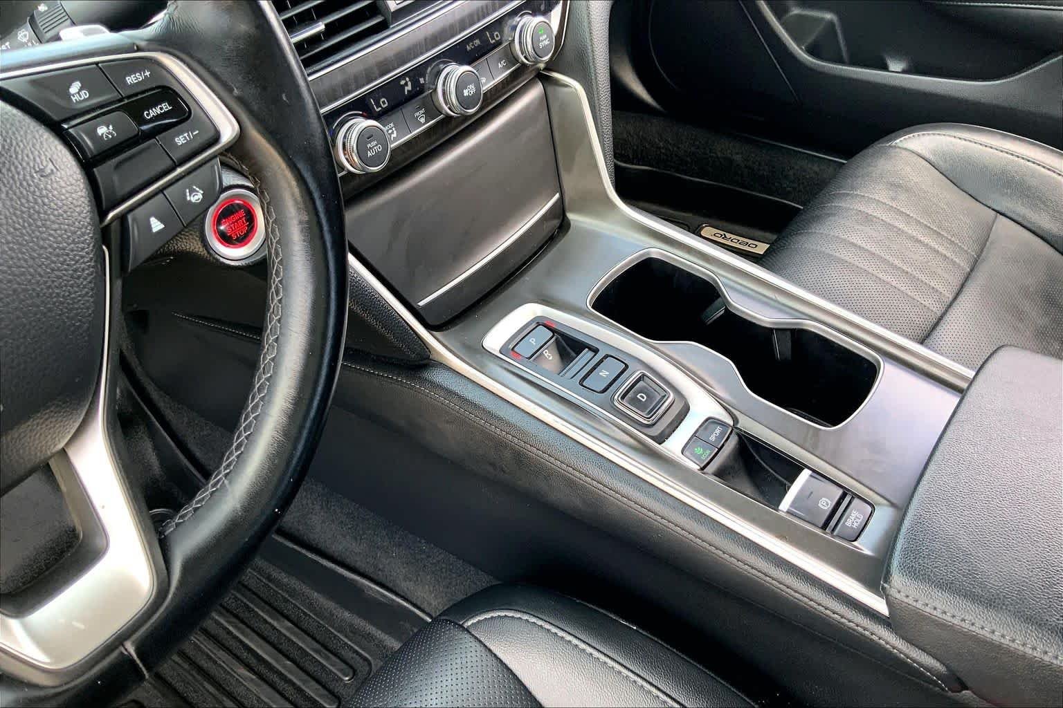 Used 2021 Platinum White Pearl Honda Touring image 16