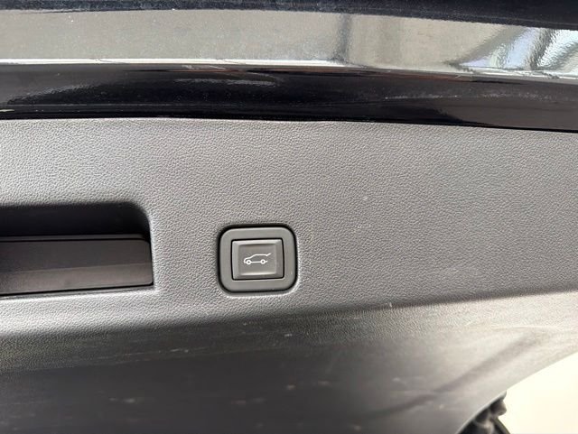 Used 2025 Black Buick Preferred image 8
