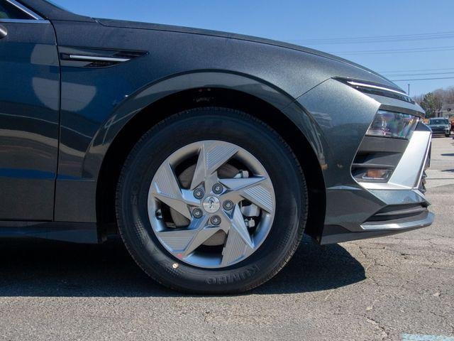 New 2026 Gray Hyundai SE image 5