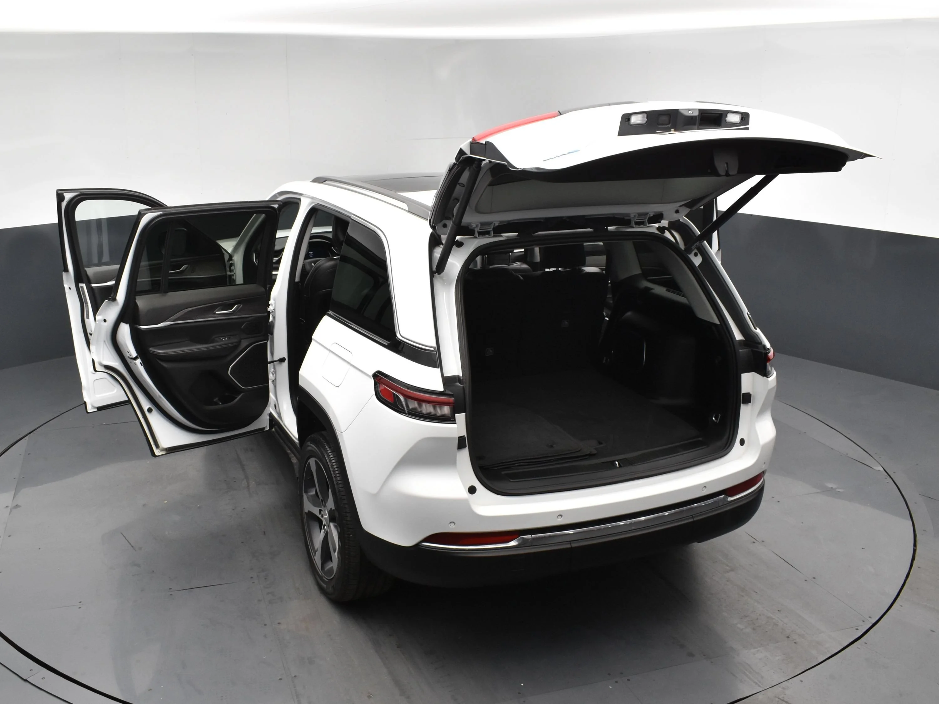 Used 2023 Bright White Clearcoat Jeep  image 22