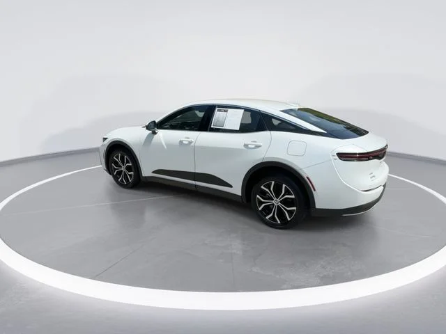 Used 2023 White Toyota XLE image 6