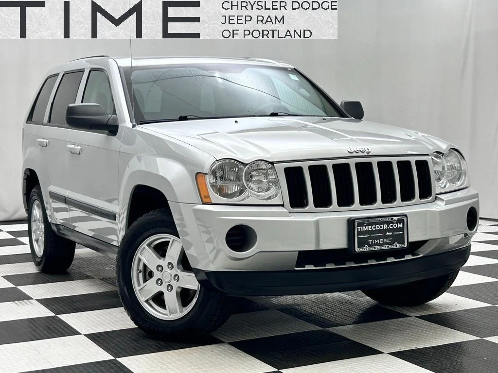 Used 2007 Silver Jeep Laredo image 1