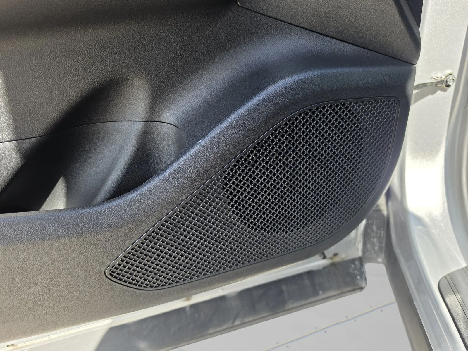 Used 2024 Silver Hyundai SEL image 25