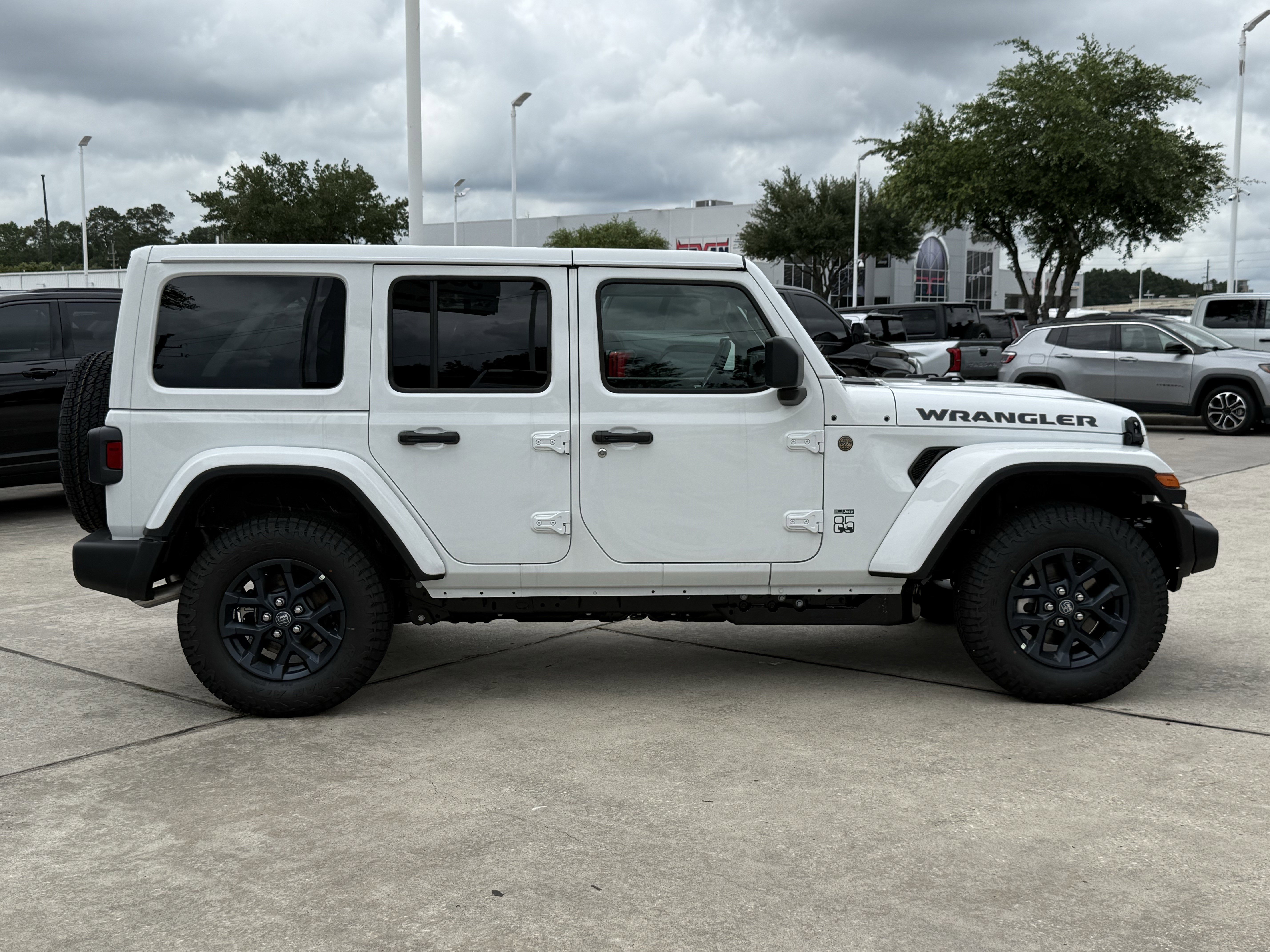 New 2026 Bright White Clear-Coat Exterior Paint Jeep 85th Anniversary image 3