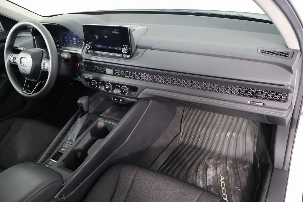 2025 Honda Accord LX - Photo 9