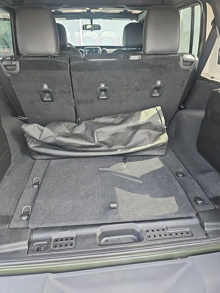 Used 2021 Green Jeep Unlimited Sport S image 9