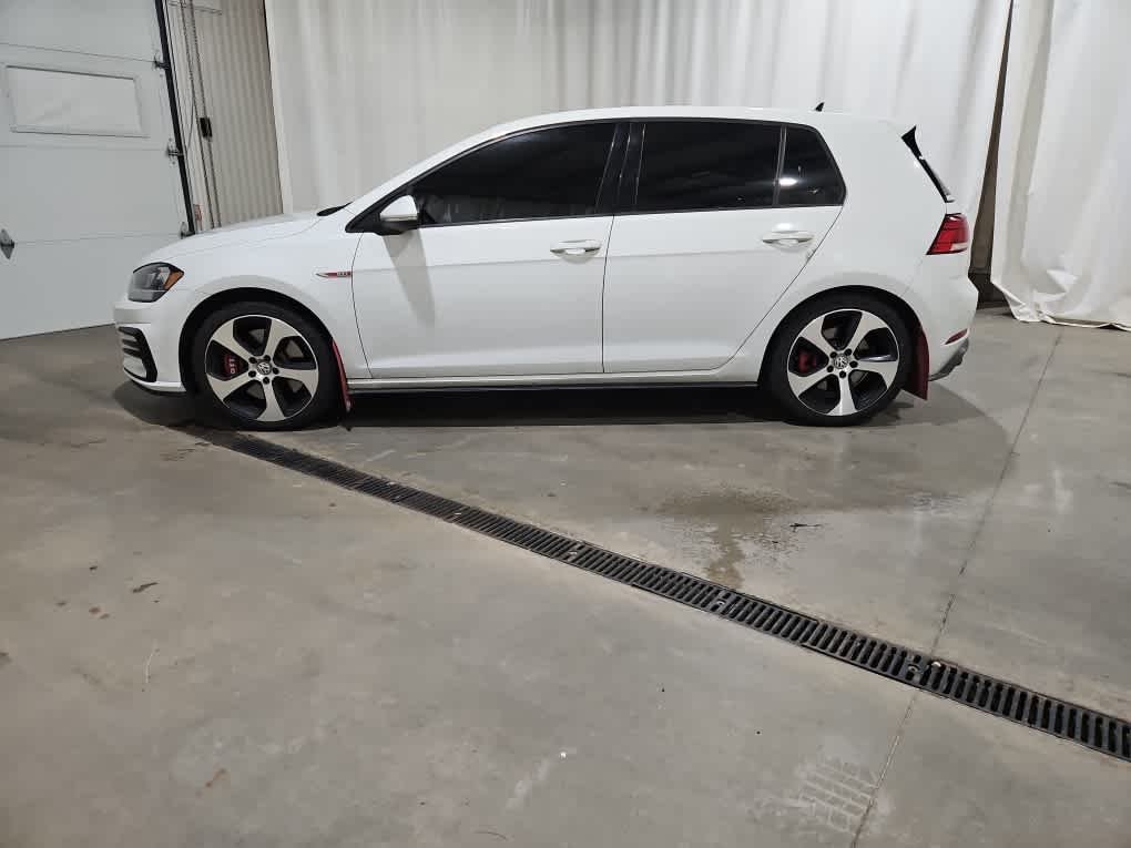 Used 2019 Pure White Volkswagen S image 3