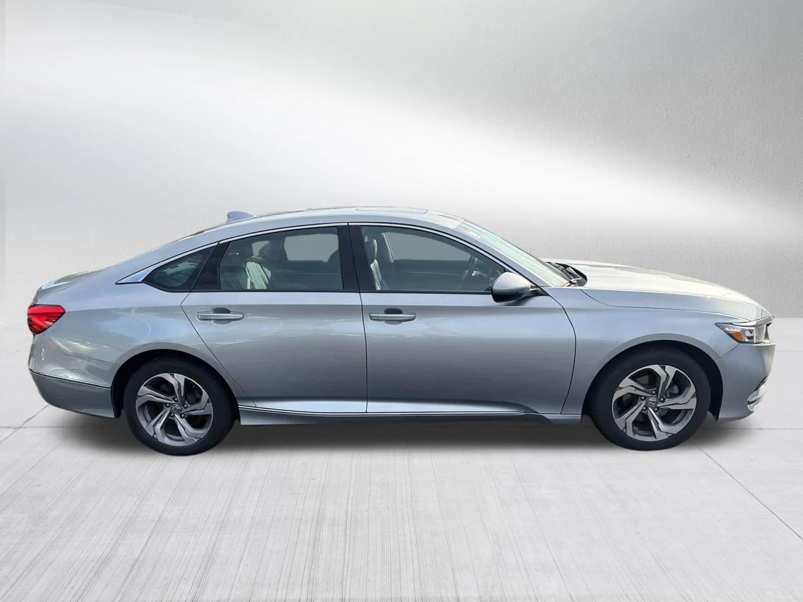 Certified Used 2018 Silver Honda EX-L 1.5T image 5