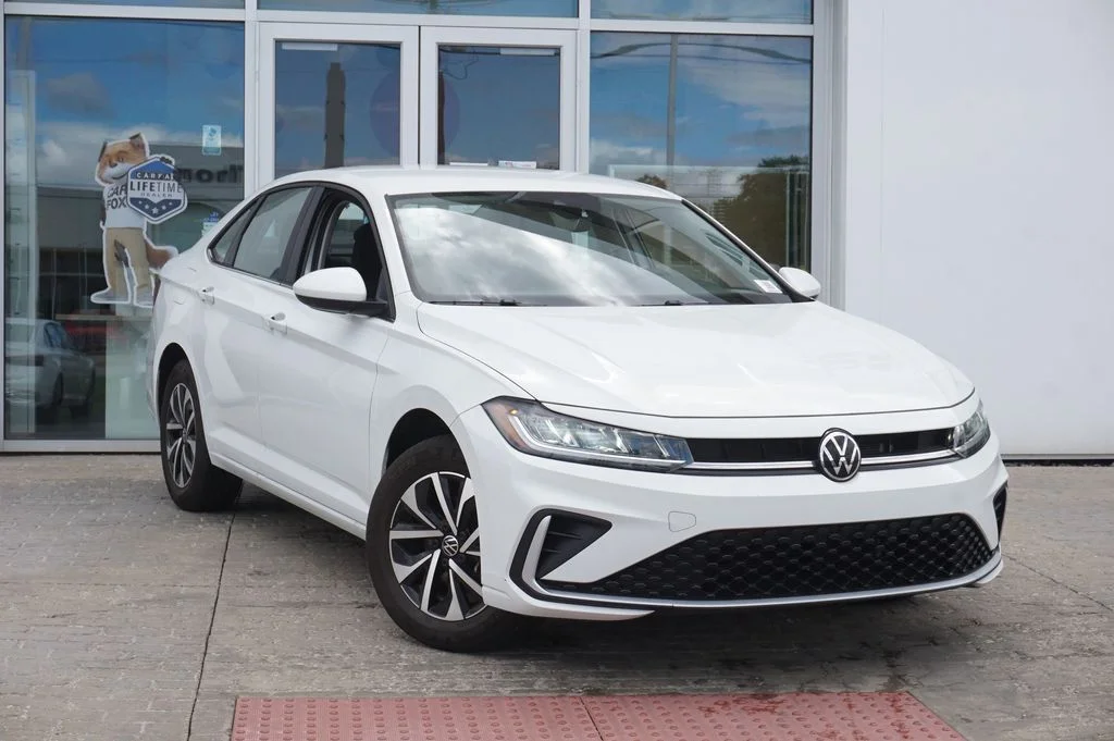 Certified Used 2025 White Volkswagen 1.5T S image 2