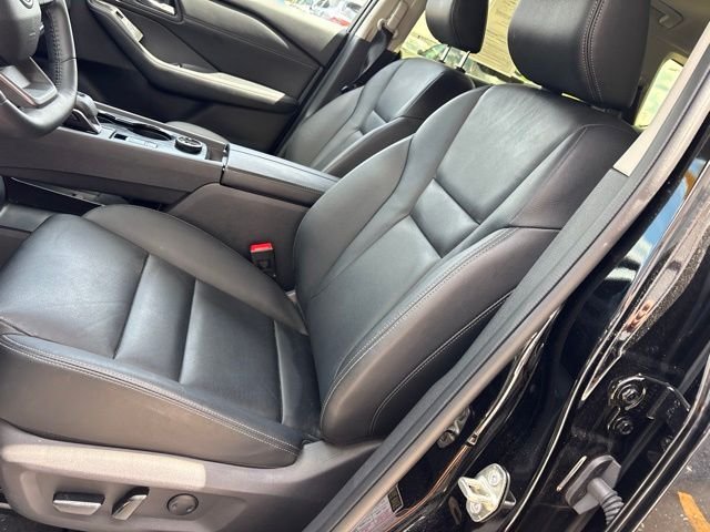 Used 2025 Black Nissan SL image 15