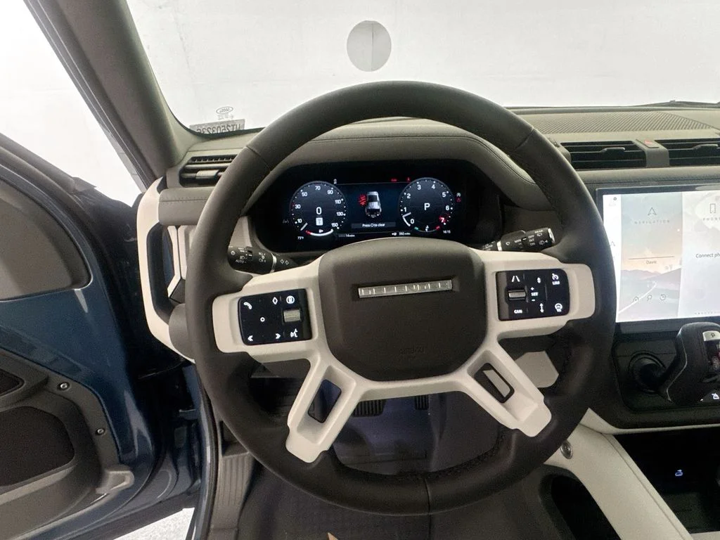 New 2026 Tasman Blue Land Rover X-Dynamic SE image 11