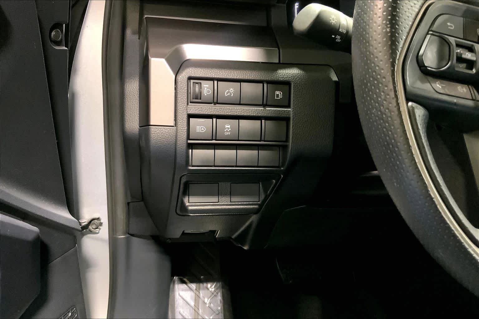 Used 2025 Cutting Edge Toyota SR5 image 35