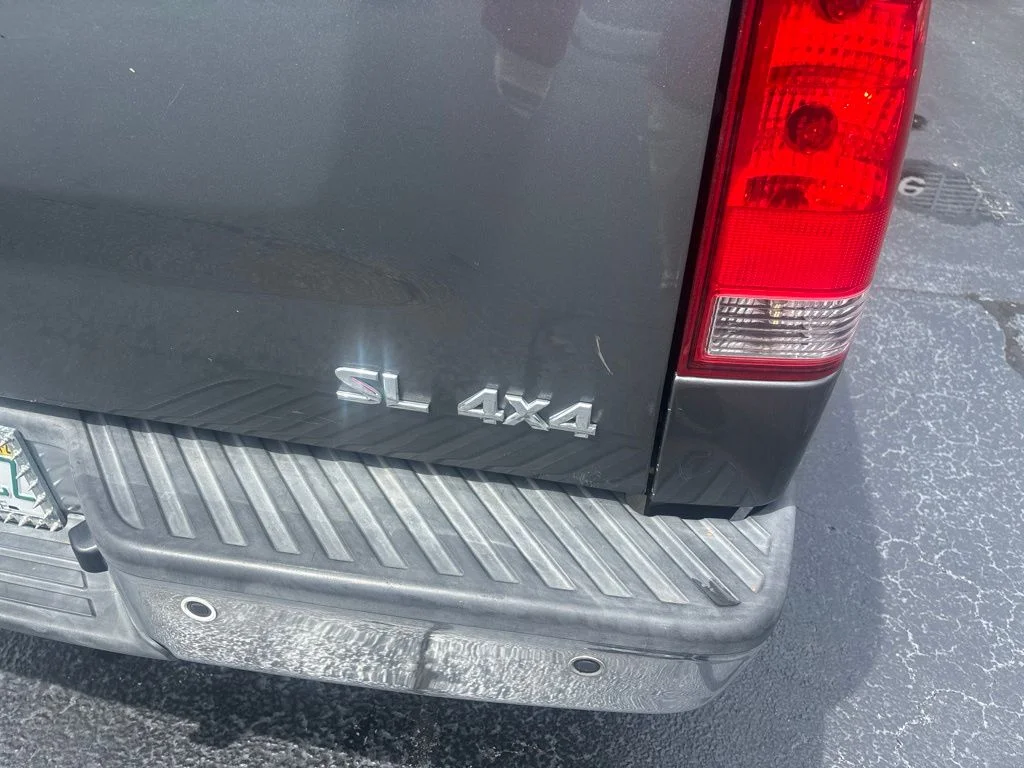 Used 2013 Gun Metallic Nissan SL image 12
