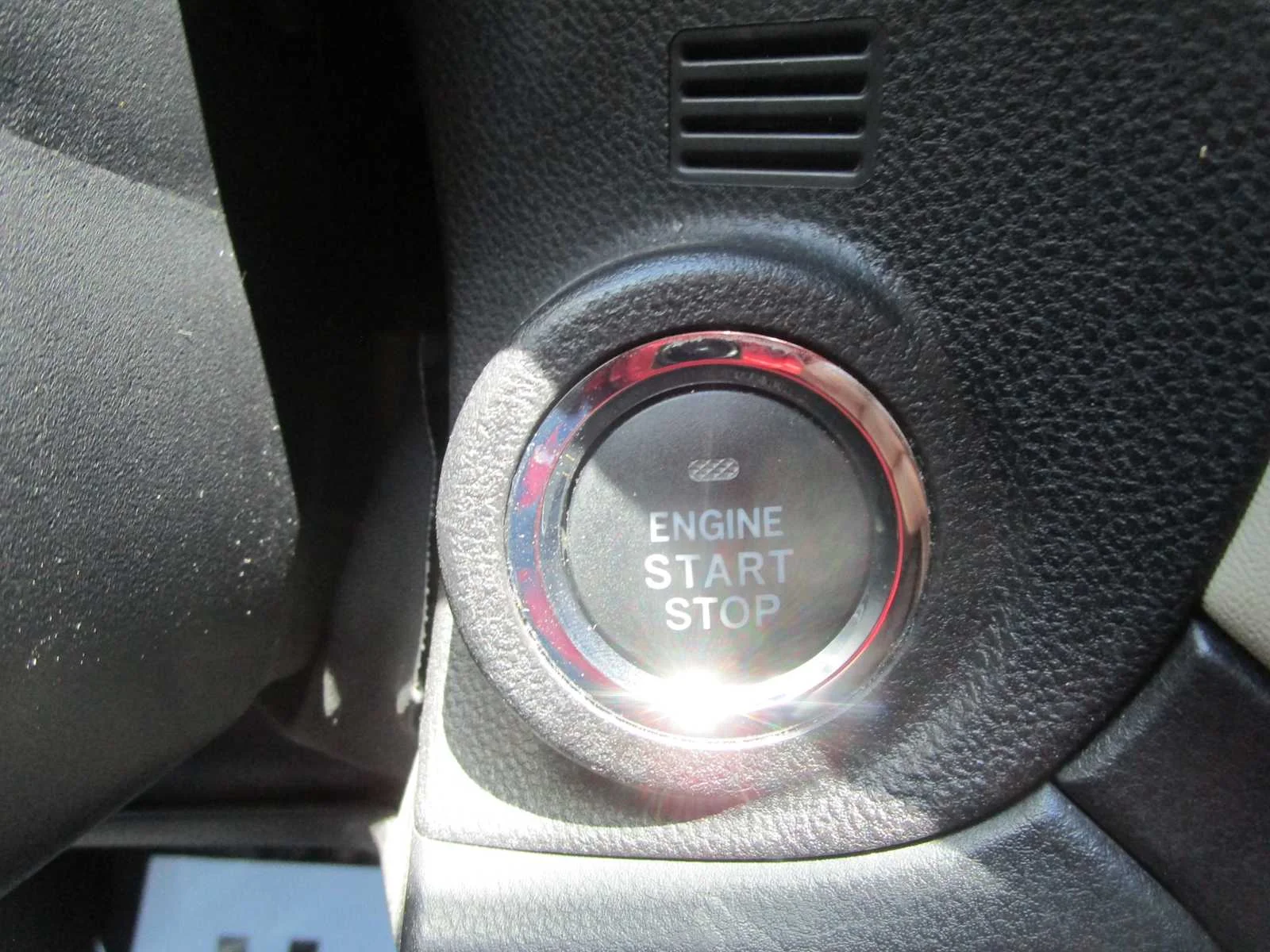 Used 2020 Crystal White Pearl Subaru Limited image 33