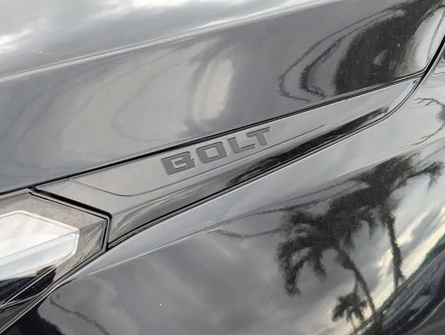 New 2027 Mosaic Black Metallic Chevrolet LT image 4