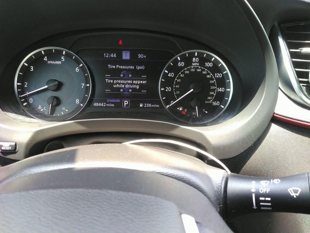 Used 2023 White INFINITI SPORT image 22