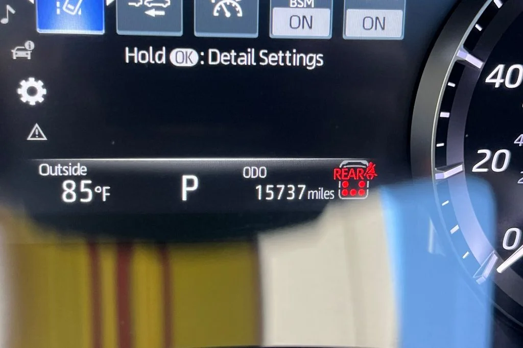 Used 2025  Toyota XLE image 30