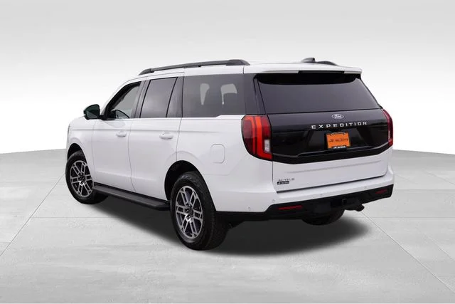 Used 2025 White Ford Active image 7