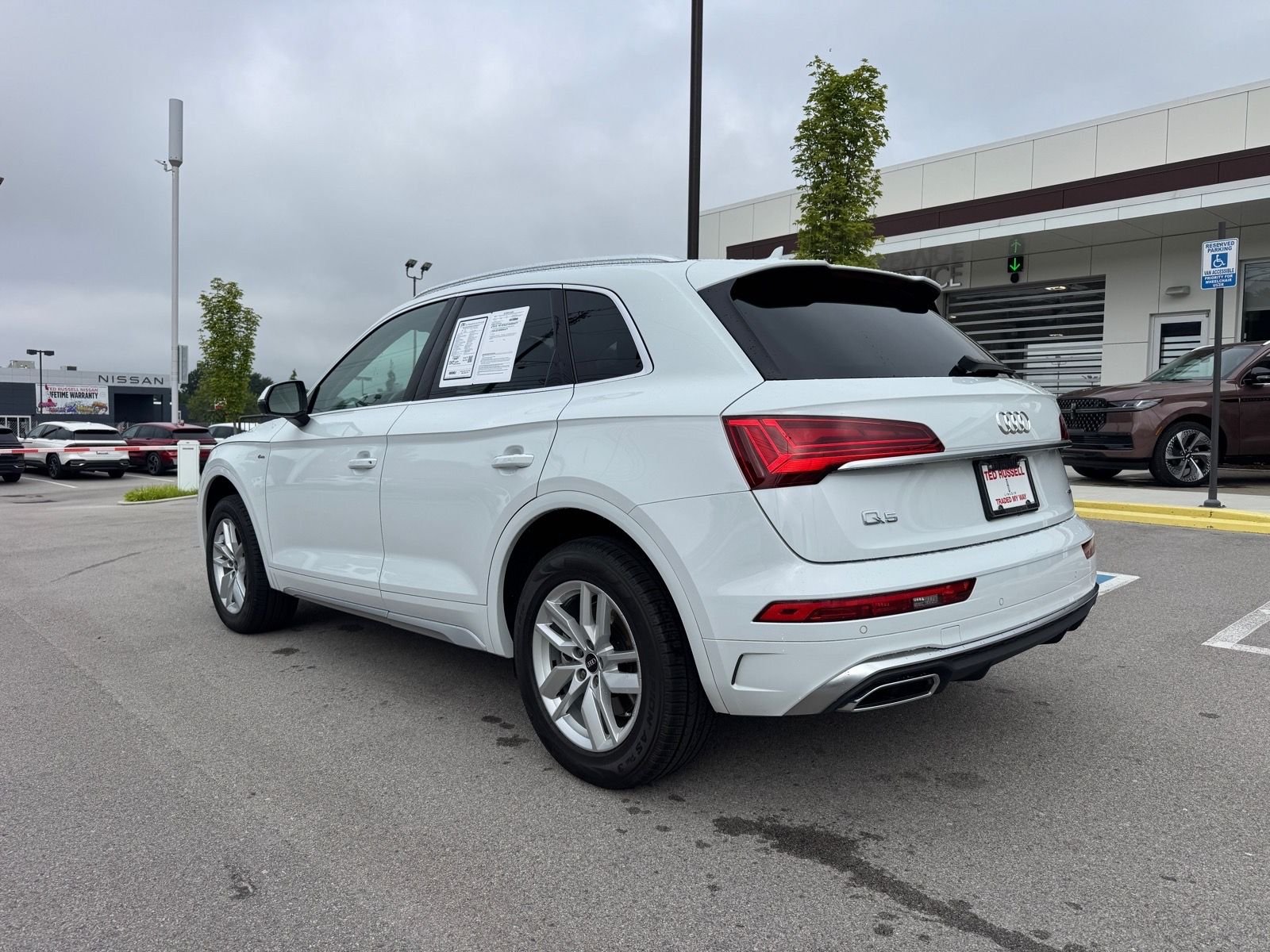 Used 2022 Glacier White Metallic Audi 45 S line Premium image 3