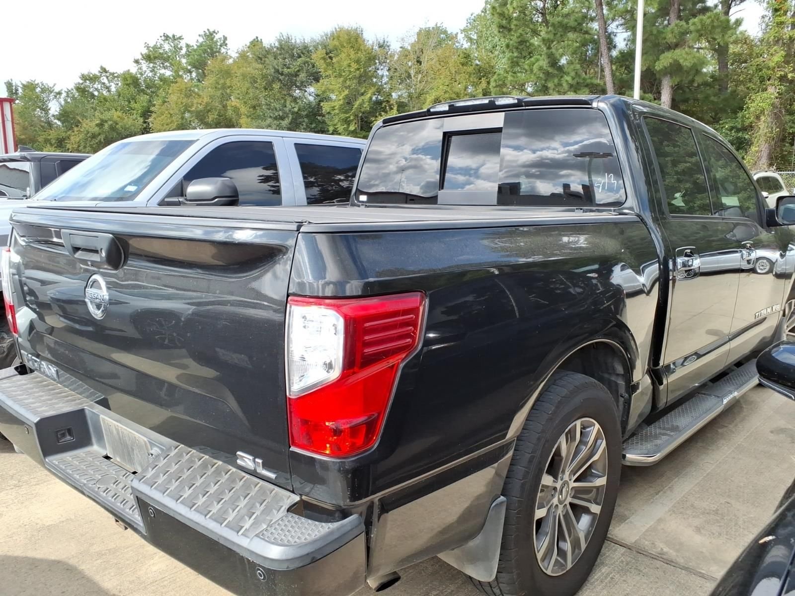 Used 2019 Magnetic Black Nissan SL image 6