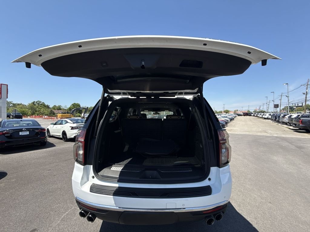 Used 2022 White Chevrolet Premier image 23