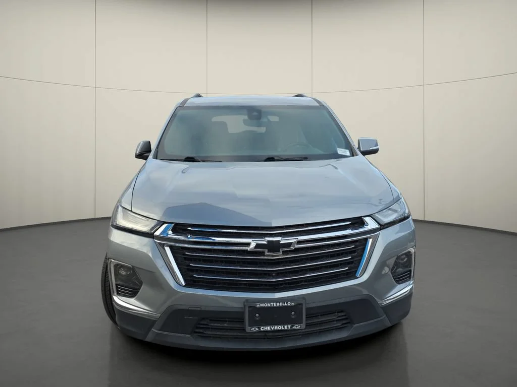 Used 2023 STERLING GRAY METALLIC Chevrolet LT Cloth image 2