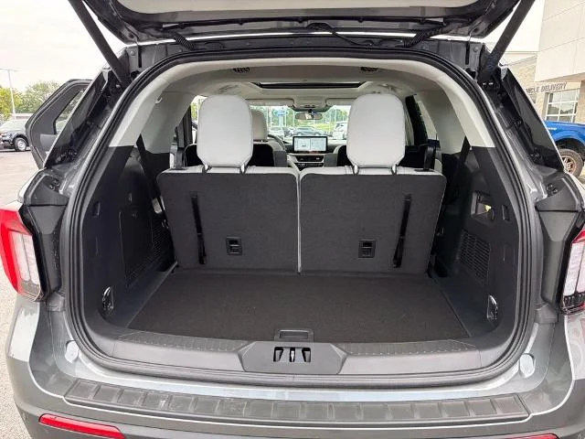 New 2026 Carbonized Gray Metallic Ford Active image 38