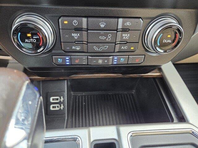 Used 2019  Ford LARIAT image 19