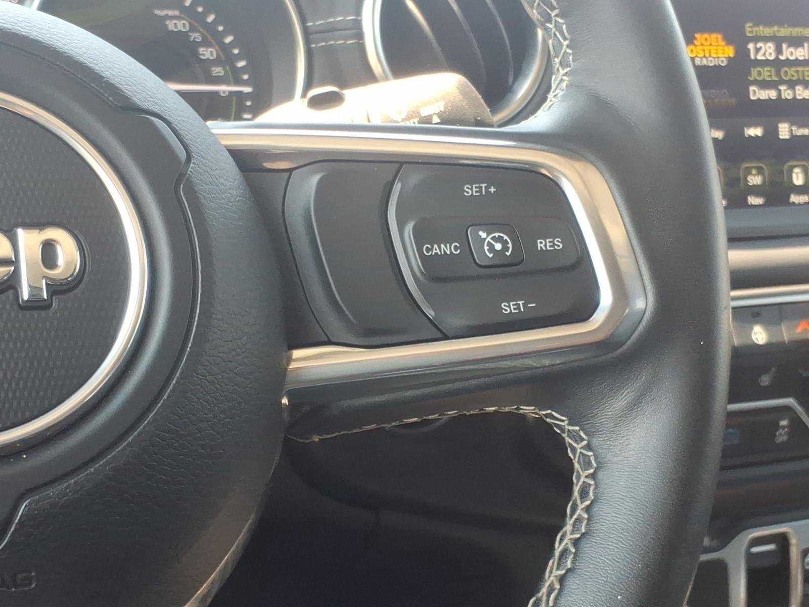 Used 2022 Bright White Clearcoat Jeep Unlimited Sahara image 29