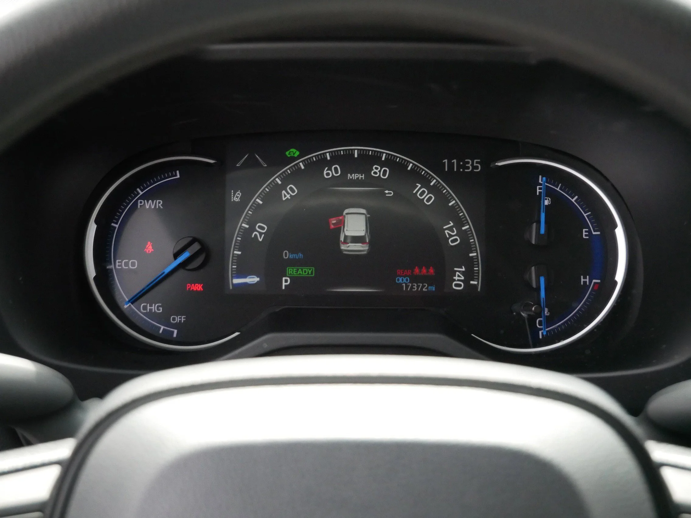 2025 Toyota RAV4 LE - Photo 22