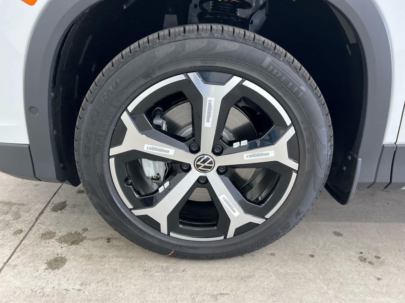 New 2026 Pure White Volkswagen SE image 7