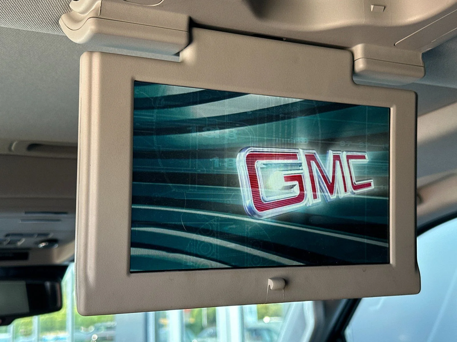Used 2018 Summit White GMC SLT image 14