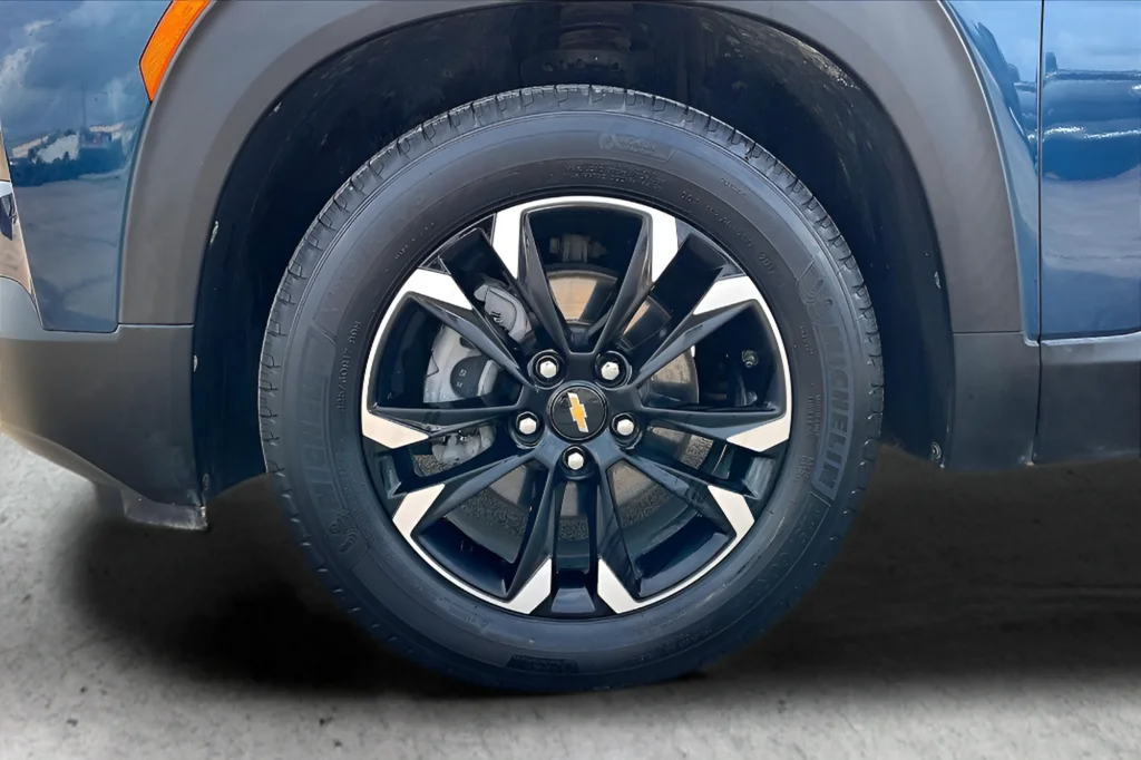 Used 2021 Blue Chevrolet LT image 30