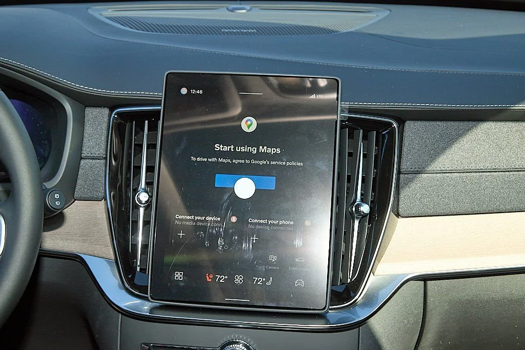 New 2026 Onyx Black Volvo Plus image 27