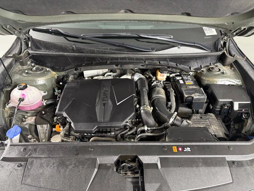 Used 2025 Green Hyundai Limited image 46